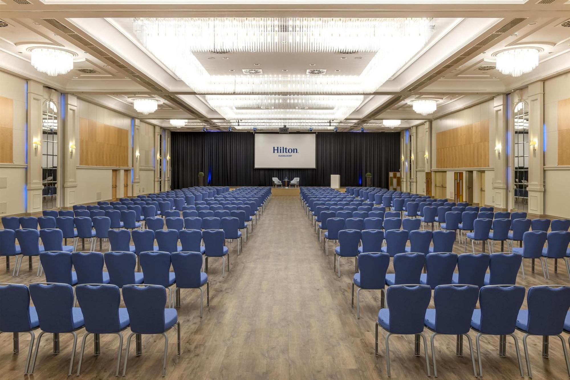 Hilton Duesseldorf — Foto 1